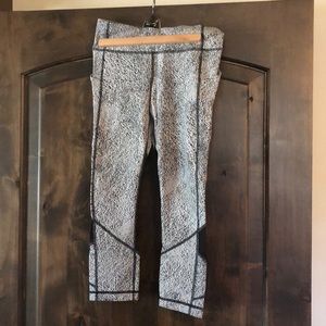 lululemon size 6 crops